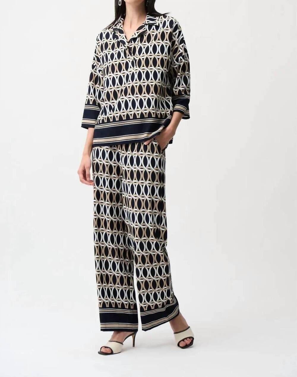 NEW JOSEPH RIBKOFF geometric 3/4 sleeves top in midnight blue/vanilla